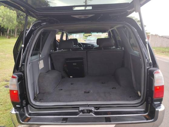 TOYOTA HILUX SW4 3.0 4X4 8V TURBO DIESEL 4P MANUAL